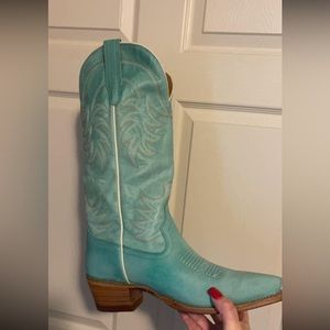 Brand new, never worn, gorgeous Tecovas Annie boots!